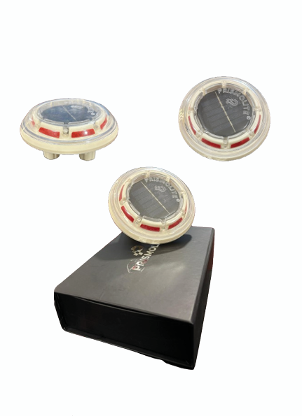 PRISMOLITE SOLAR STUDS